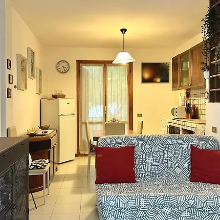 N290 - Numana, Comodo Trilocale Con Terrazzo Vista Mare Numana